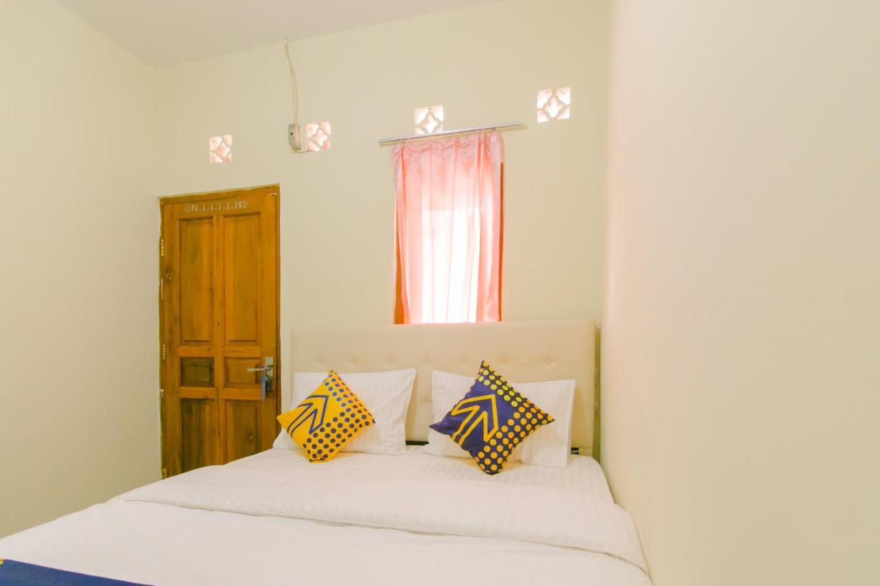 Ayu Homestay Syariah Sukabumi Exterior foto