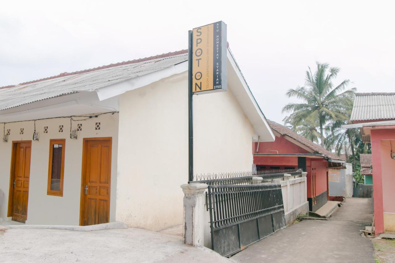 Ayu Homestay Syariah Sukabumi Exterior foto