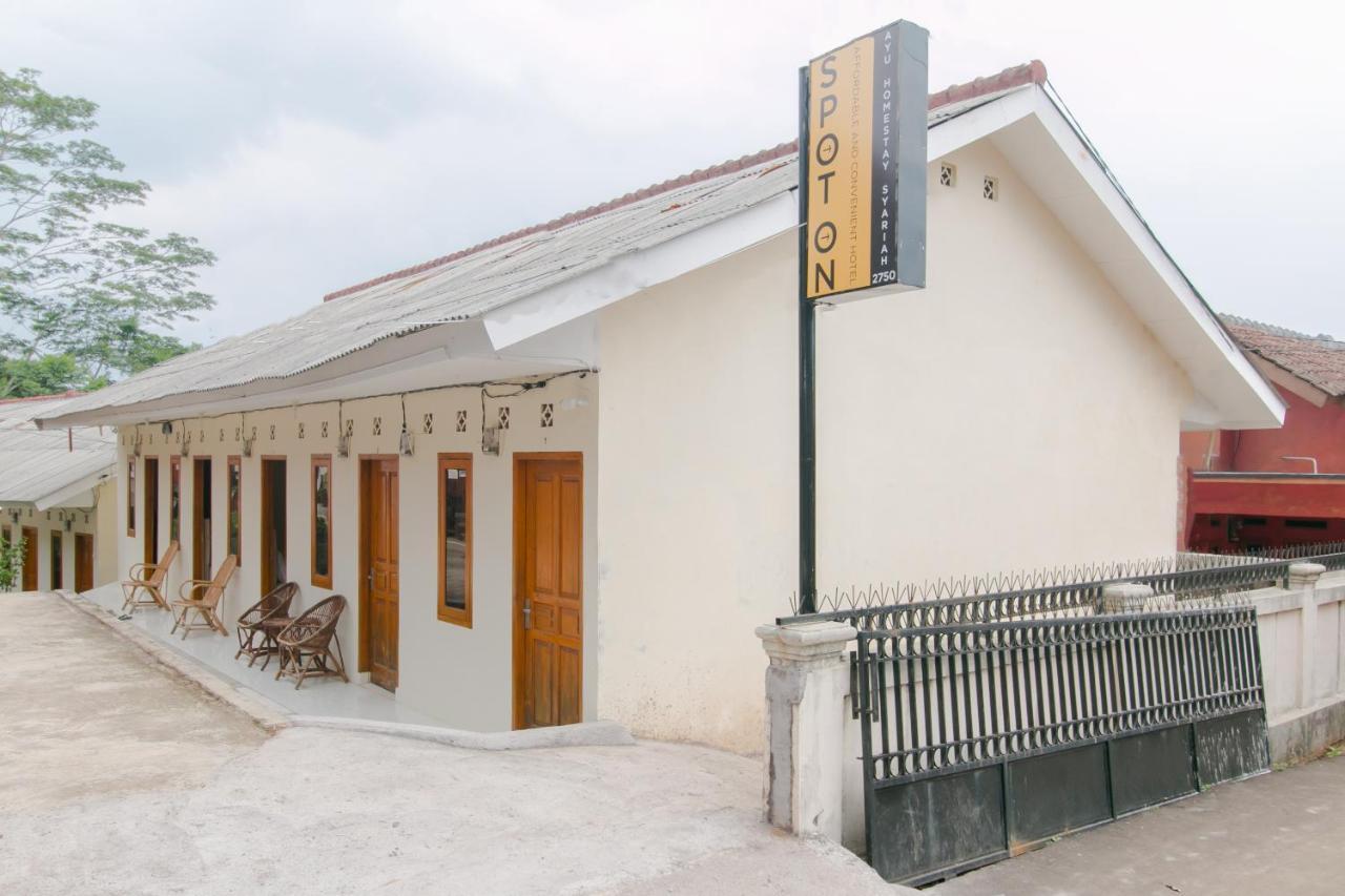 Ayu Homestay Syariah Sukabumi Exterior foto